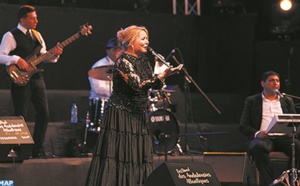 La Diva Raymonde El Bidaouia illumine la scène de “Dar Souiri”