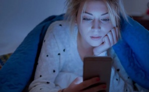 La lumière bleue des écrans réduirait considérablement l’espérance de vie