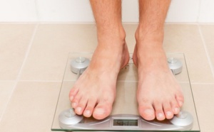 Trois raisons qui expliquent une rapide prise de poids chez les hommes
