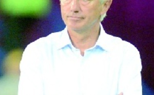 Van Marwijk: “Notre équipe a été meilleure que le Danemark”