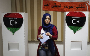 La Libye à la découverte de la démocratie: Les libéraux majoritaires à Benghazi et Tripoli