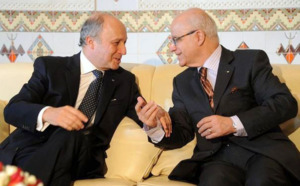 Fabius à Alger pour sa première visite dans un pays arabe