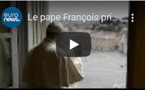 Le pape François prie pour les pauvres alors que la pandémie sociale s'aggrave