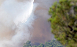 La lutte se poursuit contre les flammes: Un espoir sur le front des incendies en Espagne
