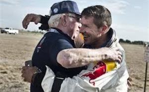 Un Autrichien réussit un saut en parachute à 29.456 m d'altitude