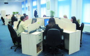 Les délocalisations vers le Maroc font jaser en France : Tempête dans un verre d'eau ? Les délocalisations vers le Maroc font jaser en France : Tempête dans un verre d'eau ?