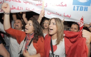 Report de l’adoption du texte constitutionnel en Tunisie : Manifestations pour les femmes et contre Ennahda à Tunis