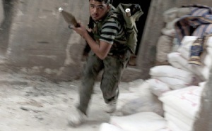 Syrie : L'armée bombarde violemment des secteurs d'Alep et de Damas