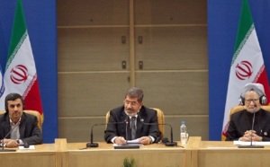 Les combats continuent de faire des ravages à Damas : Morsi dénonce l’oppression d’Assad au sommet des Non-Alignés