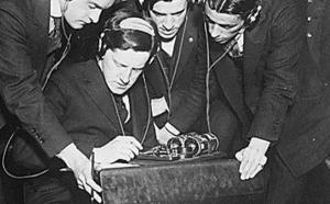 L’histoire de la radio Les précurseurs et les premières applications L’histoire de la radio Les précurseurs et les premières applications