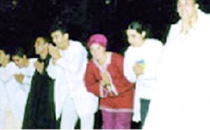 Elle a présenté sa pièce théâtrale Eddaq...oua  Skat : La troupe Masrah El Madina honorée en Algérie Elle a présenté sa pièce théâtrale Eddaq...oua  Skat : La troupe Masrah El Madina honorée en Algérie