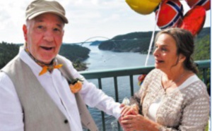 ​Coronavirus : Face aux restrictions, un couple suédo-norvégion se marie à la frontière