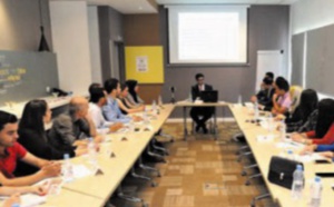 Le gouvernement parallèle des jeunes plaide pour un  enseignement hybride et un allègement des programmes