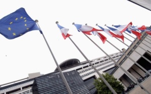 Moody's dégrade la note AAA de la France : Le gouvernement Ayrault reste confiant