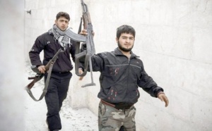 Pas de répit dans les violences en Syrie : Londres reconnaît la nouvelle coalition de l’opposition