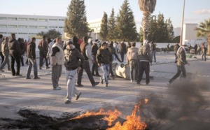 Les violences se poursuivent en Tunisie :  Des milliers de manifestants défilent à Siliana