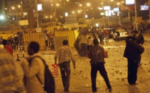 L’Egypte au bord du chaos : Des heurts meurtriers devant la présidence au Caire