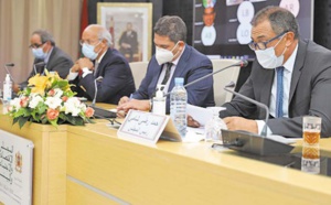 Le ministère de l'Education nationale et le CESE signent une convention-cadre pour le partage d'expériences et de données