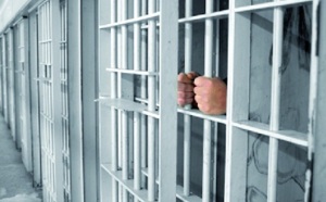 Résultat des dysfonctionnements au niveau du service judiciaire : 44,68% des prévenus en détention préventive