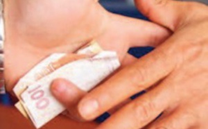 Transparency monte au créneau