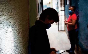 “A la pêche au wifi” pour assister aux cours à distance au Venezuela