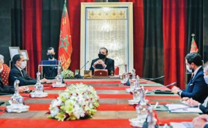 S.M le Roi préside une séance de travail sur la stratégie des énergies renouvelables