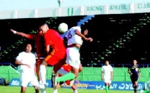 Le Racing traîne toujours le pas en queue du peloton
