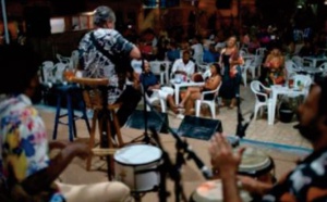 La samba s ’ adapte à la Covid-19 et la musique revient à Rio