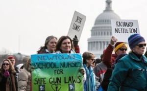 Manifestations à Washington pour une législation sur les armes