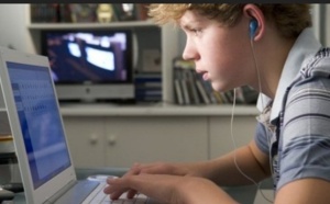 Les parents américains  utilisent Facebook pour  voir ce que font leurs enfants