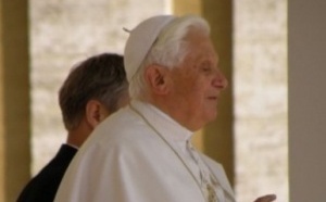 Benoît XVI le dernier pape à renoncer s’en est allé