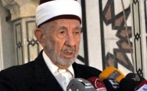 Un attentat suicide dans une mosquée de Damas fait une cinquantaine de morts Un attentat suicide dans une mosquée de Damas fait une cinquantaine de morts