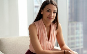 Alexandria Ocasio-Cortez, star des réseaux sociaux plus que jamais cible des conservateurs