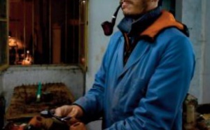 La bruyère de Tabarka, trésor du seul artisan pipier de Tunisie