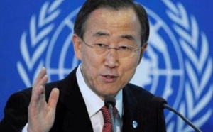 L'un des chioukhs de l'opération d'identification saisit Ban Ki-moon