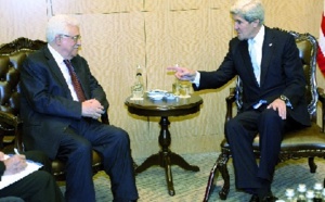 En marge de la réunion des Amis de la Syrie John Kerry et Mahmoud Abbas se rencontrent à Istanbul