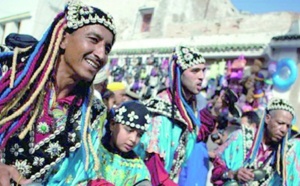 Maâlems et musiciens du monde sur scène à Essaouira