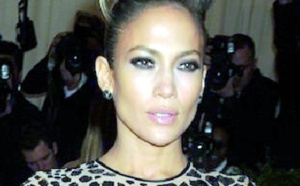 Jennifer Lopez et Pitbull dévoilent "Live It Up"