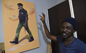 Julius Agbaje, un peintre “satiriste” opposé aux injustices au Nigeria