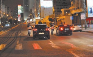 La police à pied d'oeuvre pour faire respecter le couvre-feu nocturne