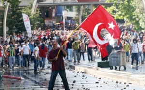 Les manifestations continuent à Istanbul