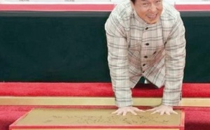 Jackie Chan, premier acteur chinois à déposer ses empreintes à Hollywood