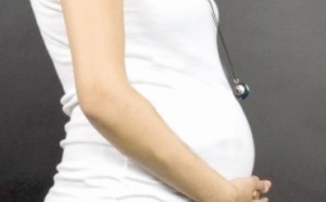 Les grossesses des adolescentes multiplient les risques de décès maternels