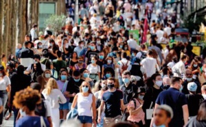 La France se libère du couvre-feu et du masque en extérieur