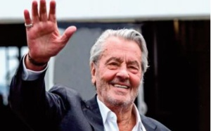 Alain Delon se paie Jean Dujardin, Omar Sy et Brad Pitt