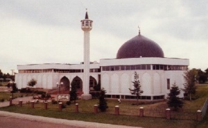 La Mosquée Al Rashid au Canada  : Un lieu de culte construit par une poignée de femmes La Mosquée Al Rashid au Canada  : Un lieu de culte construit par une poignée de femmes