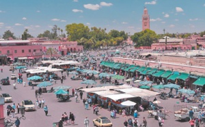 Large campagne de sensibilisation anti-Covid-19 à la place Jemâa El Fna