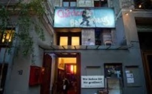 Depuis 100 ans, Berlin danse avec l'Histoire au Clärchens Ballhaus