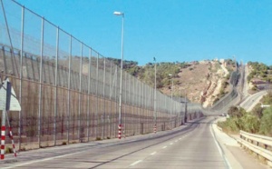 Des centaines de migrants clandestins forcent le passage vers Mellilia