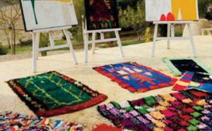 A Marrakech, une exposition met à l’honneur les brodeuses de tapisseries Zindekh